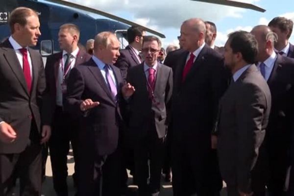 Erdoğan ve Putin, Rus savaş uçağı SU-57'yi inceledi