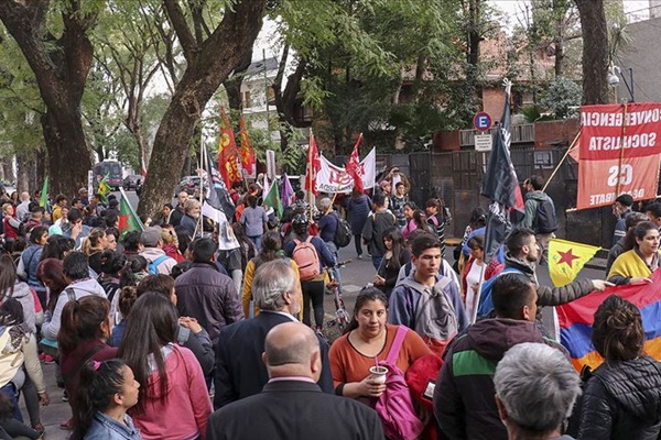 Arjantin'de PKK yandaşları Ermeni gruplarla gösteri düzenledi