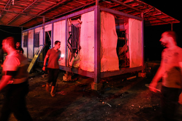 Gazze'de şiddetli patlama: 3 polis şehit