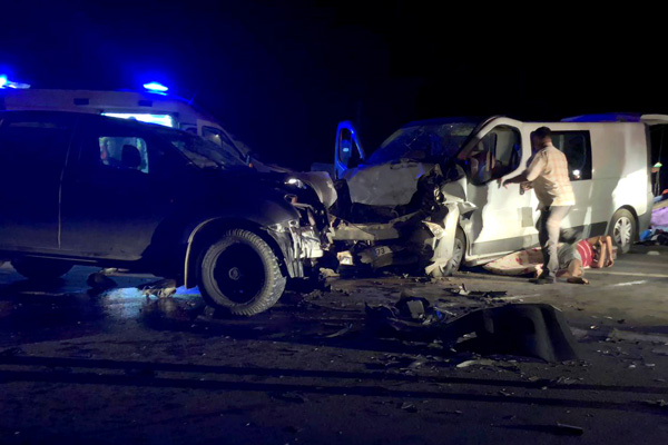 Fındık işçilerini taşıyan minibüs ciple çarpıştı: 13 yaralı