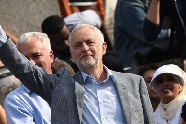 İngiltere muhalefetinden Johnson'ın parlamentoyu tatil etme girişimine tepki