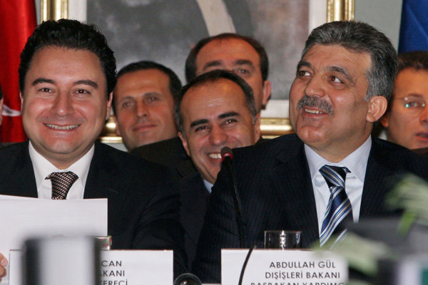 Abdulkadir Selvi: Bazı iş adamları, Babacan'ın partisi için AK Partili başkanları arıyor