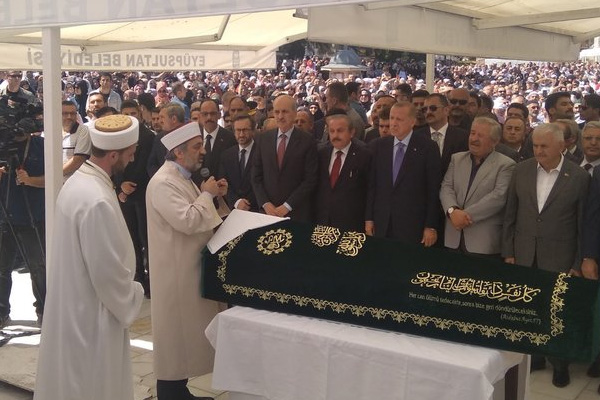 Şule Yüksel Şenler son yolculuğuna uğurlandı