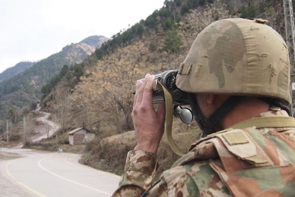 Pakistan, Keşmir sınırında 'bölge halkının güvenliğini sağlamak için' yer altı sığınağı inşa edecek