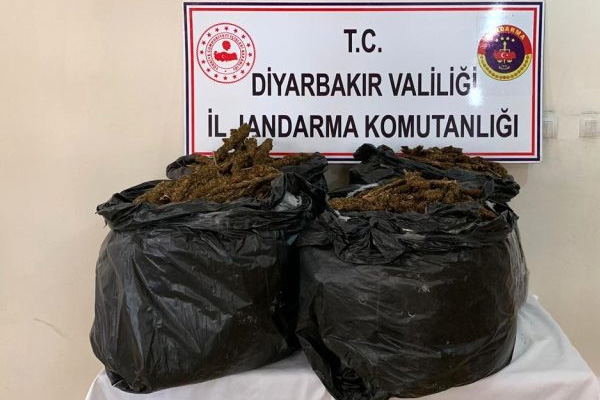 Diyarbakır'da 66 kilo 705 gram esrar ele geçirildi