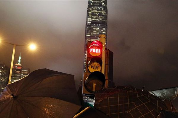 Hong Kong'daki protestolar sürüyor