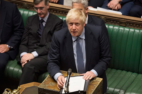 Parlamento yenilgisi Boris'i geri adım attırdı!