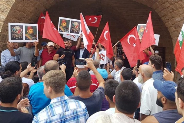 Lübnan'da Cumhurbaşkanı Avn'ın 'Osmanlı açıklamaları'na protesto