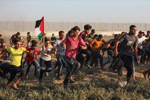 İsrail, Gazze'de iki Filistinliyi şehit etti