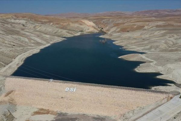 İncesu Barajı'ndan araziye ilk su verildi