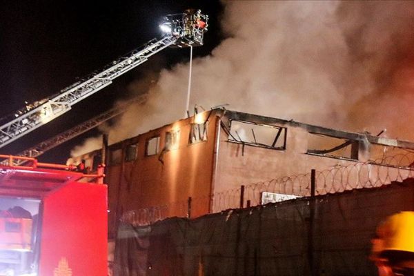 Sultanbeyli'de fabrika yangını