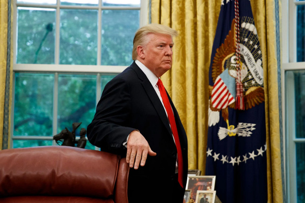 Trump'tan Kuveyt Emiri Sabah'a geçmiş olsun mesajı