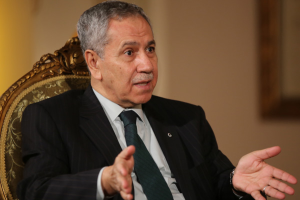 Arınç'tan eleştirilere sert yanıt