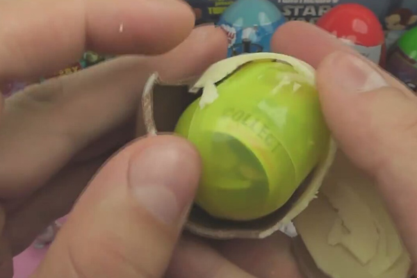 Oyuncak yumurta can aldı