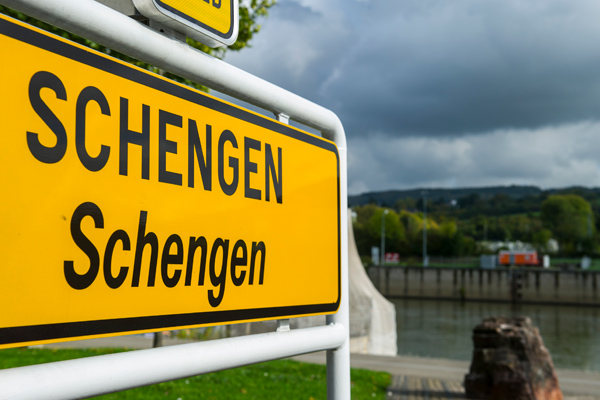 Schengen'in iptalinin maliyeti 100 milyar euro