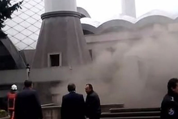 Şakirin Camii'nde yangın