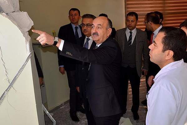 Müezzinoğlu Cizre'de sağlık ekibiyle görüştü