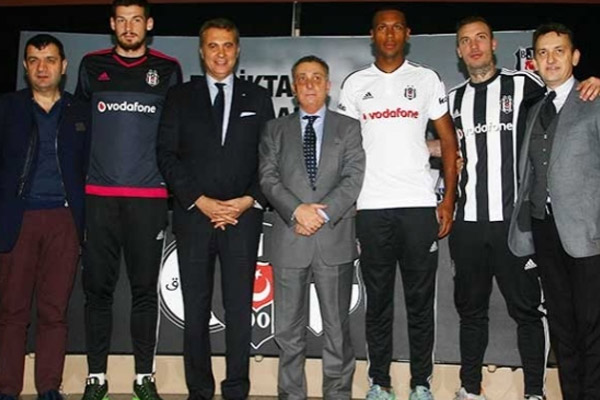 Beşiktaş'ın yeni transferleri basına tanıtıldı