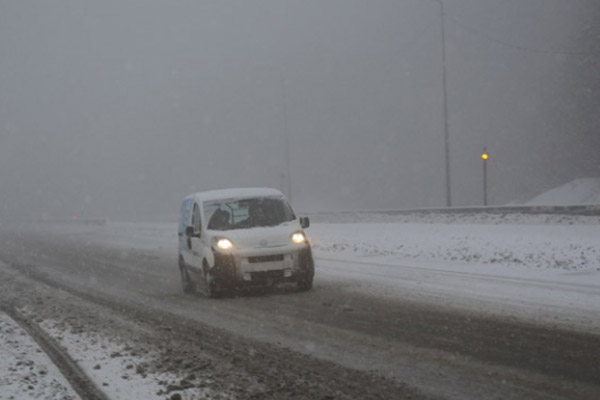 Bolu Dağı'nda kar etkili oluyor