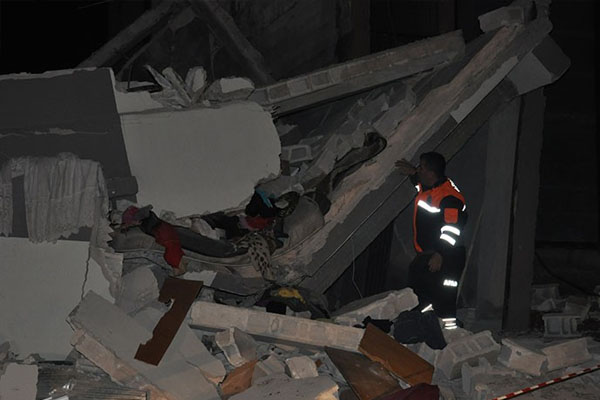 Gaziantep'te 3 katlı bina çöktü