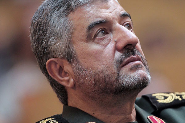 İran: Suudi Arabistan büyük konuşuyor