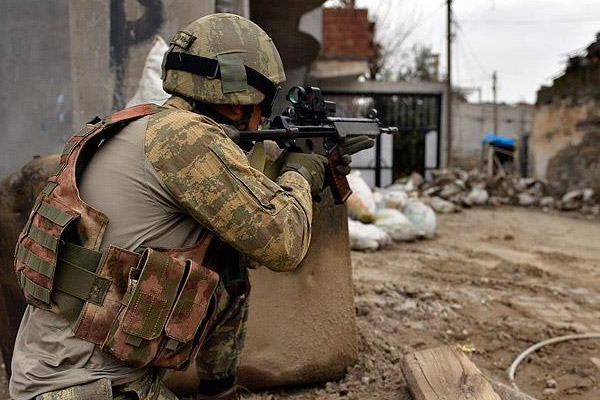 Genelkurmay: 12 PKK'lı etkisiz hale getirildi