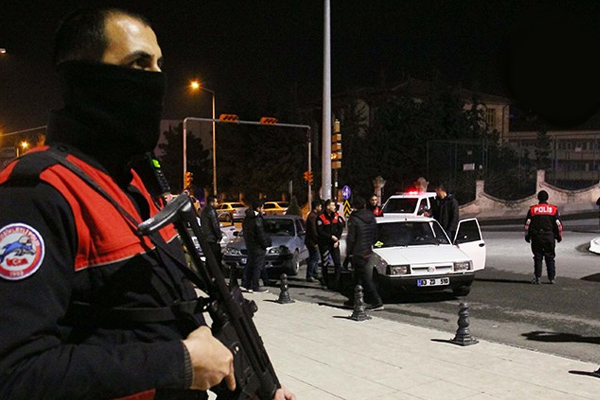 380 polis ile huzur operasyonu