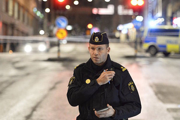 İsveç'te sığınmacılara saldırmak istediler