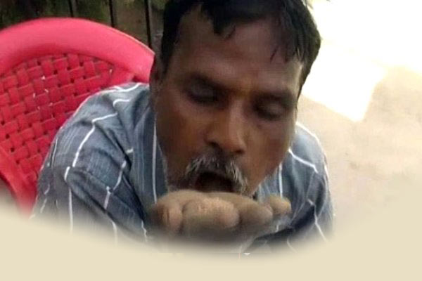 25 yıldır kum yiyor