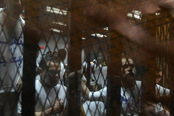 Mısır'da darbe karşıtlarına hapis