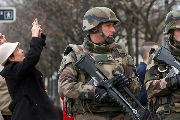 Fransa 'olağanüstü hal'de uzatmaya gitti