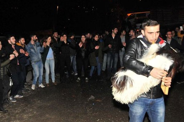 Artvin'de tulumlu, horonlu nöbet!