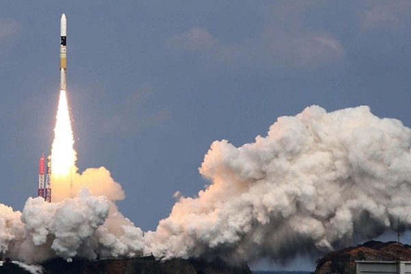 Japonya uzaya uydu fırlattı