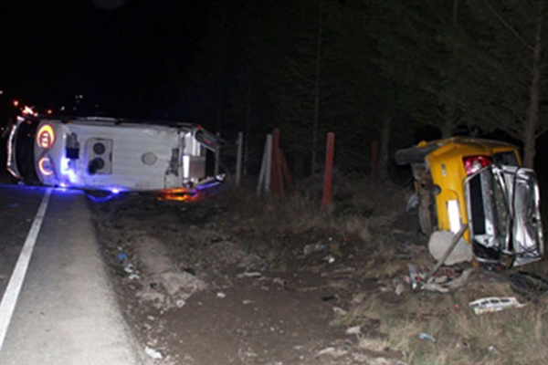 Ambulansla ticari taksi çarpıştı: 1 ölü