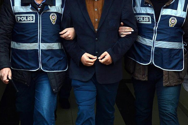 Manisa'da 'FETÖ/PDY' operasyonu