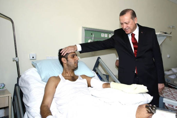 Erdoğan yaralıları ziyaret etti