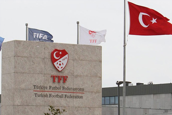 Fenerbahçe ve Beşiktaş'a ceza