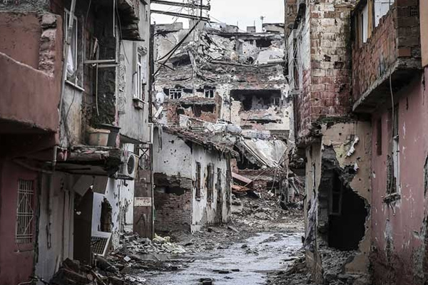 Sur'da göçük altında kalan askerler şehit oldu