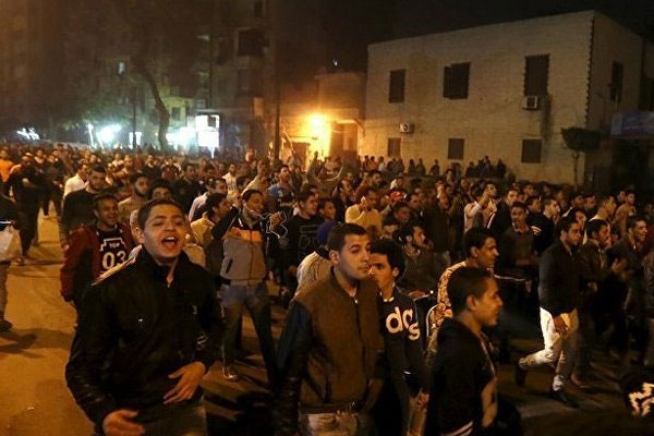 Kahire'de polis şiddetine protesto