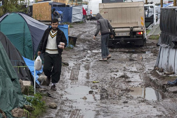 Fransa Calais mülteci kampını zorla dağıtacak