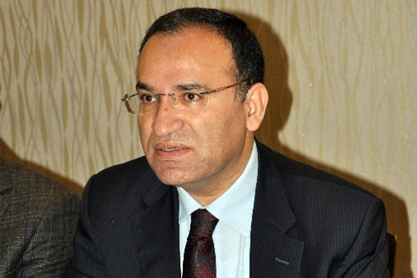 'CHP 1982 anayasasından rahatsız değil'