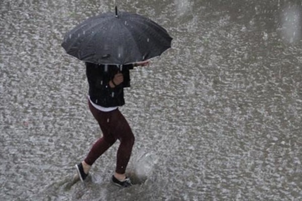 İstanbul için kuvvetli rüzgar ve fırtına uyarısı