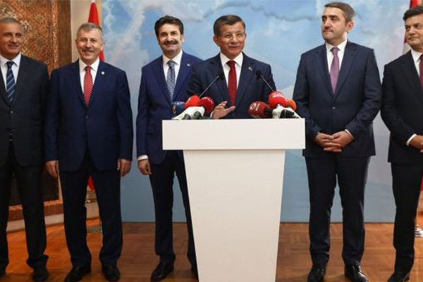 AK Parti'den ayrılan Davutoğlu’nun, yol haritasında ne var?