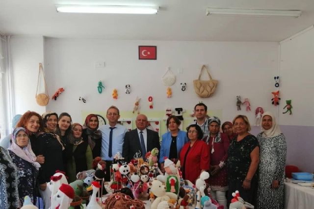 Çocuklar için organik oyuncak ürettiler