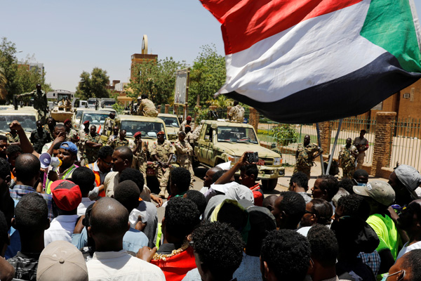 Sudan'da öldürülen protestocular için komisyon kurulacak