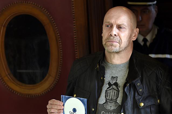 'Yahudi karşıtı şarkı' nedeniyle Fransız yazara 24 ay hapis cezası!