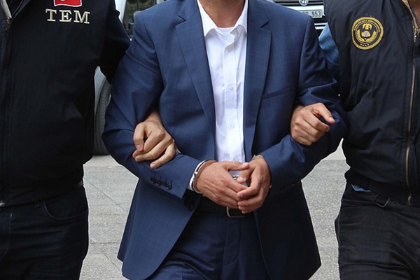 İzmir merkezli 11 ilde FETÖ/PDY operasyonu