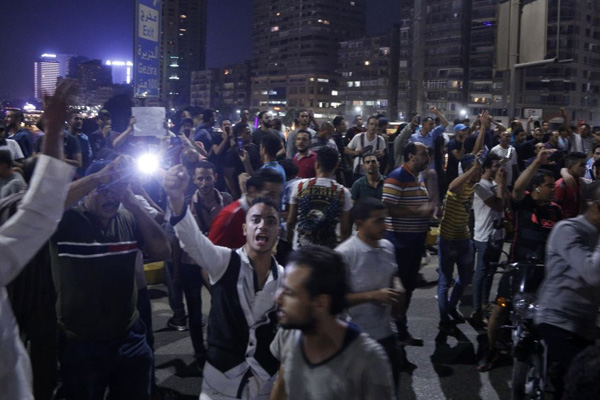 Mısır ordusunda Sisi'ye karşı hareketlilik: Halka sokağa çıkın çağrısı