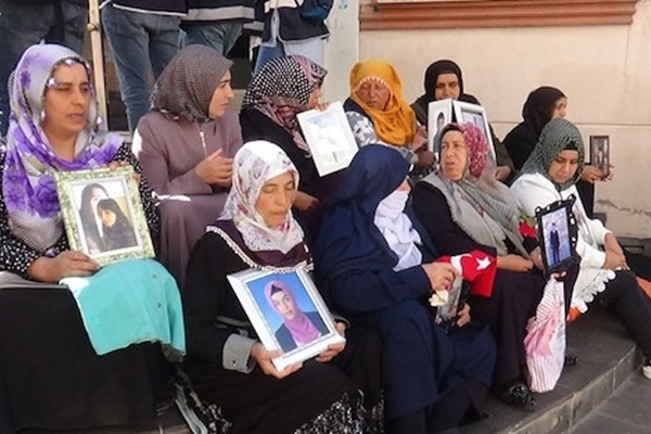 Diyarbakır annelerinden İmamoğlu'na tepki