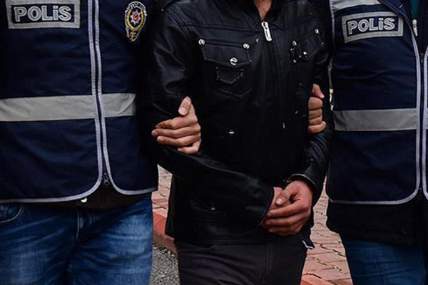 İzmir'de göçmen kaçakçılığı operasyonu